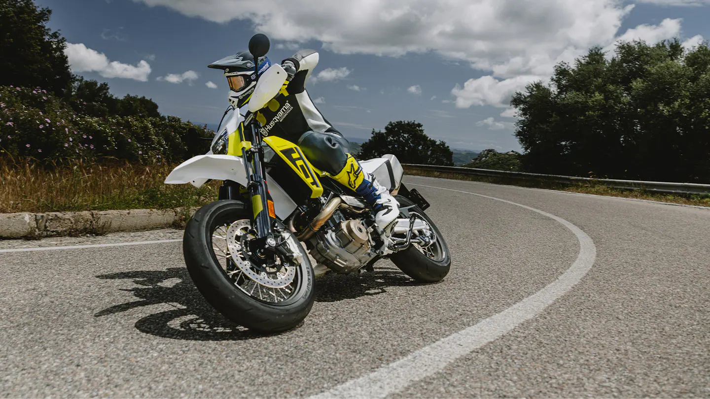 Husqvarna 701 Supermoto modelo 2026