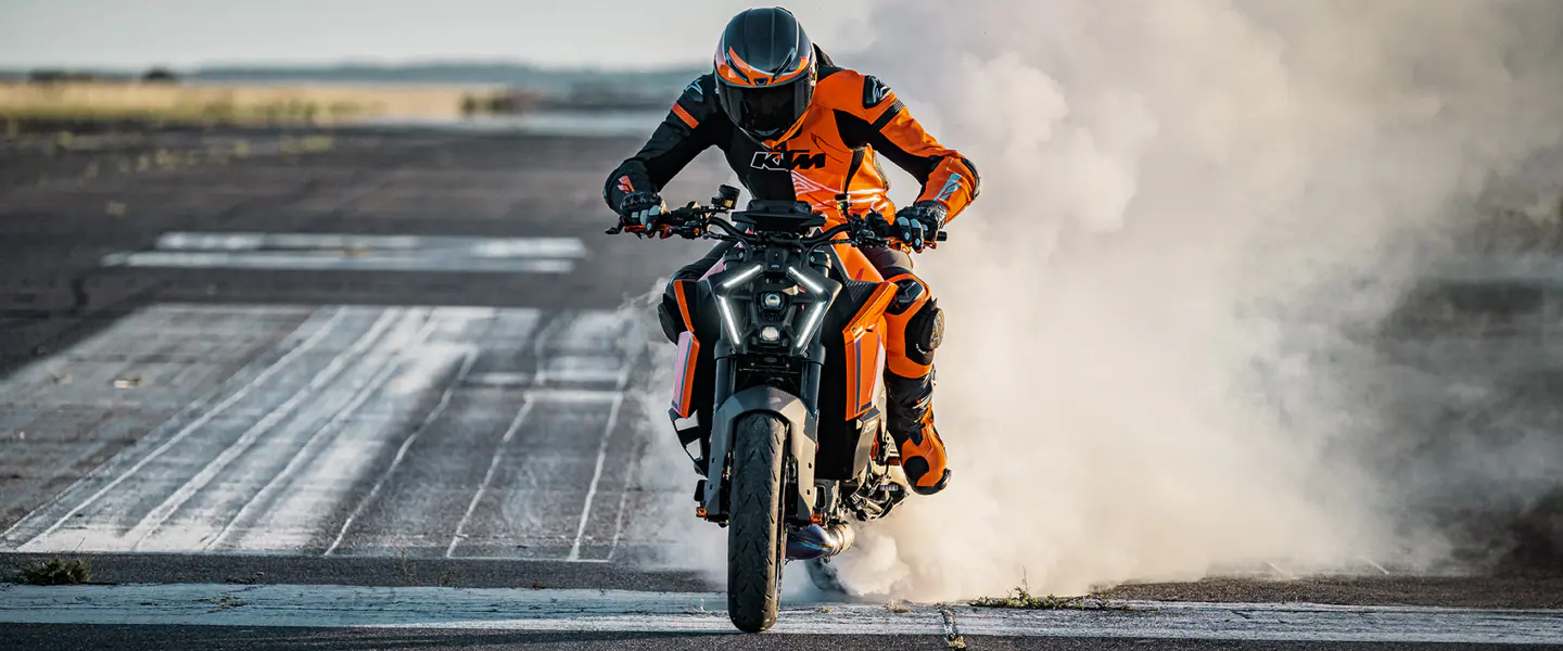 KTM 1390 Super Duke R 2026, vista 2