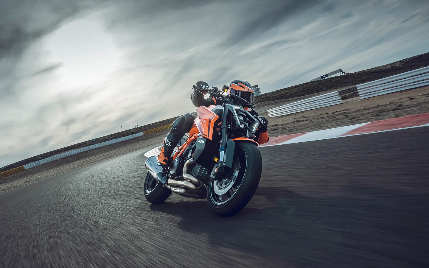 KTM 1390 Super Duke R EVO modelo 2026