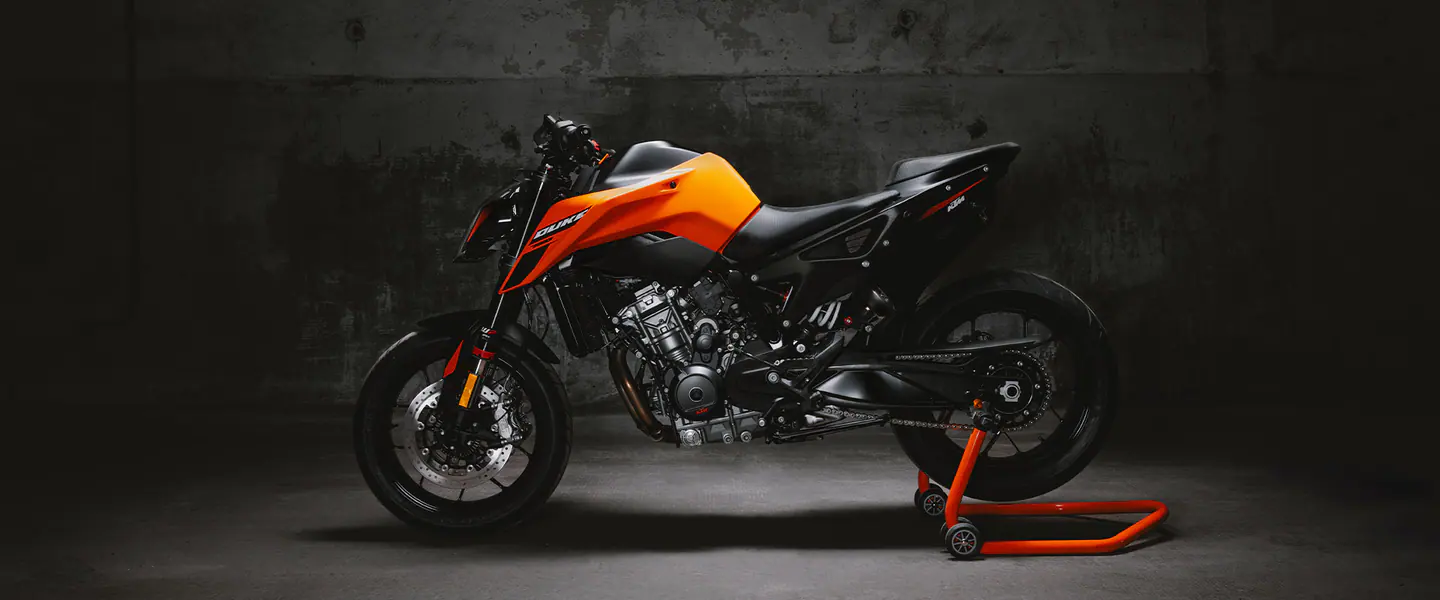 KTM 790 Duke 2026, vista 2