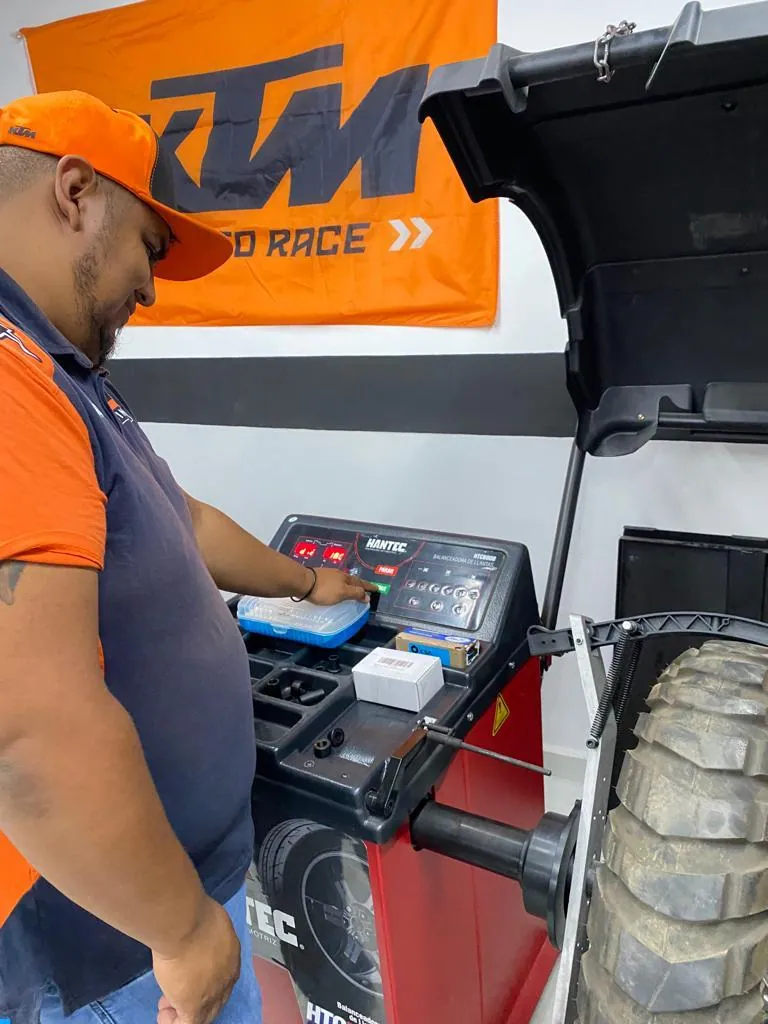 Equipo especializado para servicio de llantas